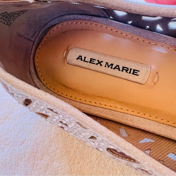 CLEARANCE Alex Marie Metallic Laser-Cut Rhinestone Leather Flats Retails
$69.99 - Picture 8 of 12